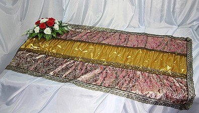 pokryivalo-v-grob-parcha-bordo-566.jpg